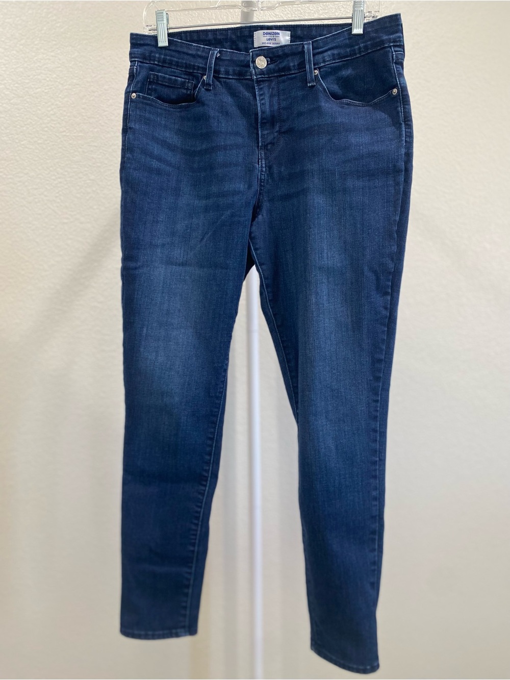 💙3/$6 Denizen Womenʻs Dark Blue Mid-Rise Skinny Jeans Size 12M